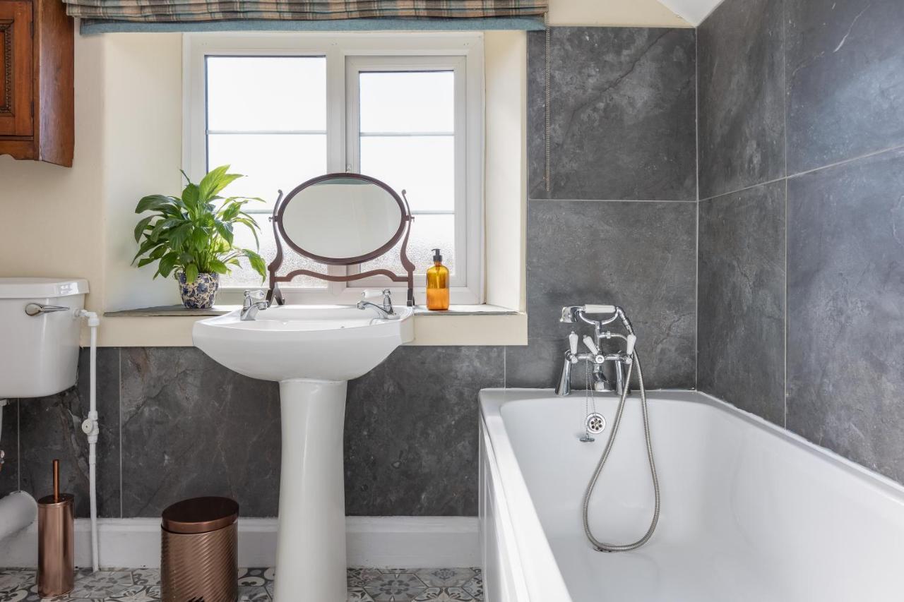 Luxury Farmhouse With Stunning Views And Hot Tub Ebberston エクステリア 写真