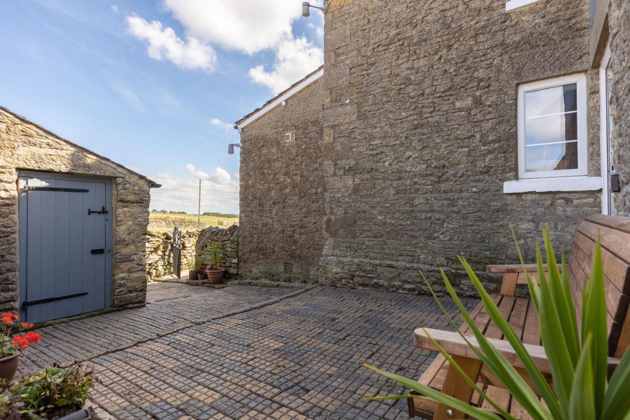 Luxury Farmhouse With Stunning Views And Hot Tub Ebberston エクステリア 写真