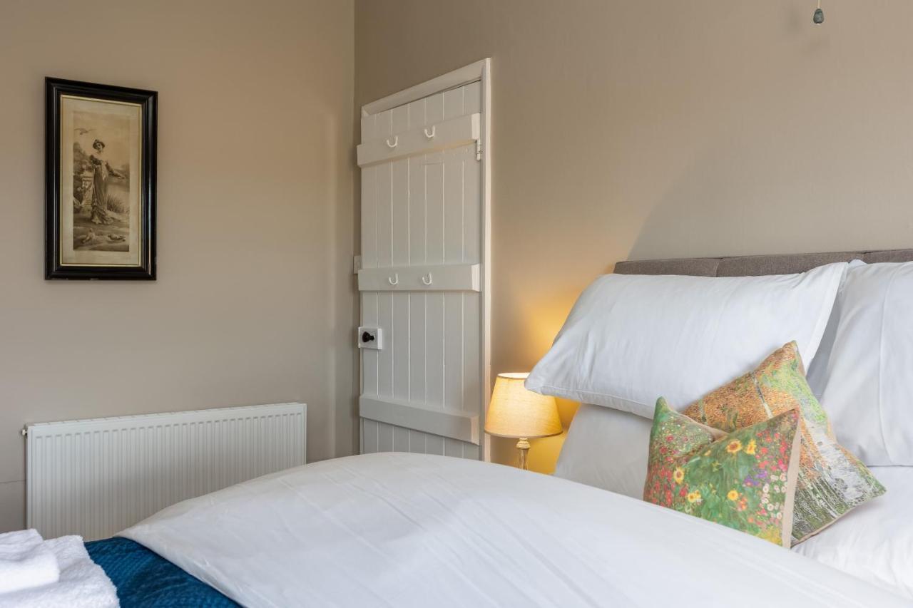 Luxury Farmhouse With Stunning Views And Hot Tub Ebberston エクステリア 写真